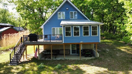 22 Cedar Ln S, Putnam, IL, 61560-9749 | Card Image