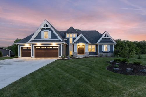 5980 Prestwick Ct, Shorewood, MN, 55331-4412 | Card Image