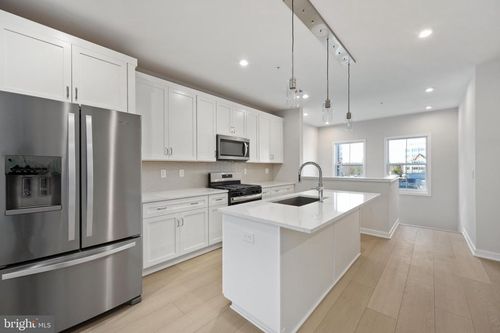 14361 Glen Manor Dr, CHANTILLY, VA, 20151-1864 | Card Image