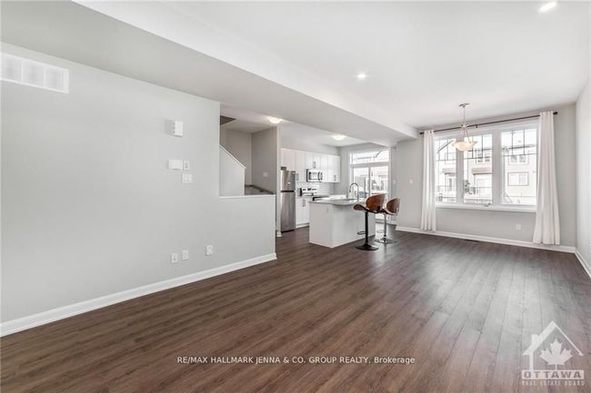 520 Galmoy Way, House attached with 2 bedrooms, 2 bathrooms and 2 parking in Nepean ON | Image 8