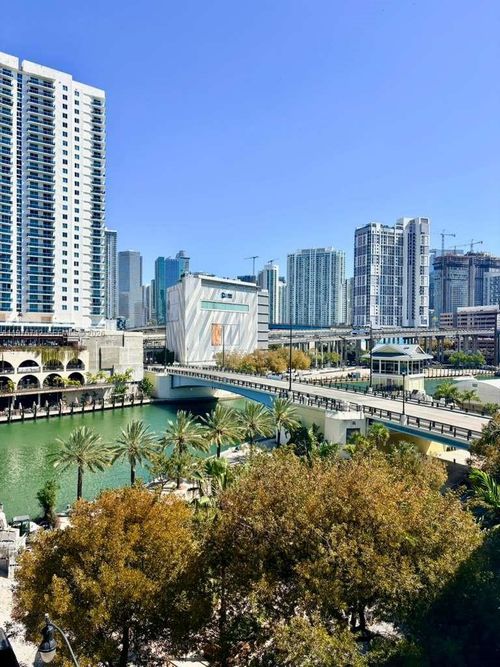 apt-603-10 Sw South River Dr, Miami, FL, 33130-1413 | Card Image
