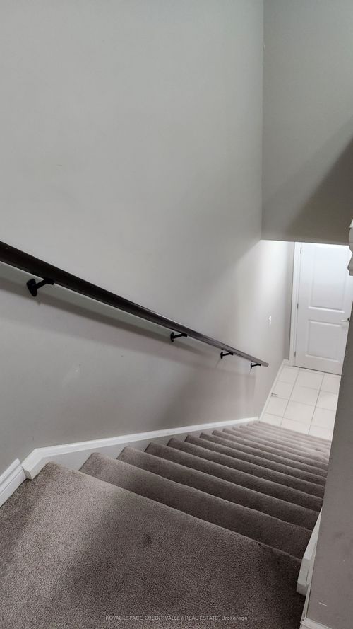 984 Wright Dr, Midland, ON, L4R0E4 | Card Image