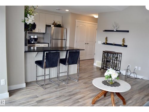 1203 163 St Sw, Edmonton, AB, T6W3X1 | Card Image