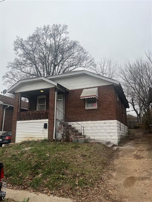 8327 Eton Pl, Saint Louis, MO, 63136-2531 | Card Image