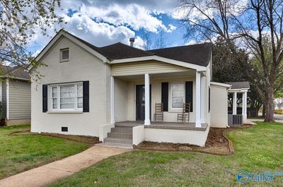 700 Oakwood Avenue, House other with 3 bedrooms, 2 bathrooms and null parking in Huntsville AL | Image 2