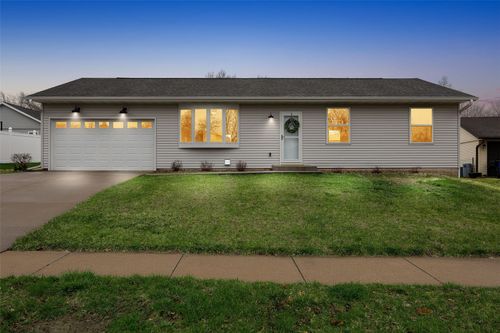 1613 Brookdale Lane, Cedar Rapids, IA, 52402 | Card Image
