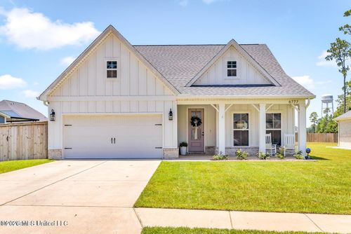 6777 Maurepas Cir, Ocean Springs, MS, 39564-6508 | Card Image