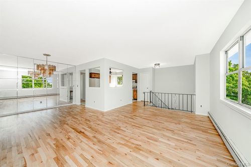 227 N Walnut St, Massapequa, NY, 11758-2910 | Card Image