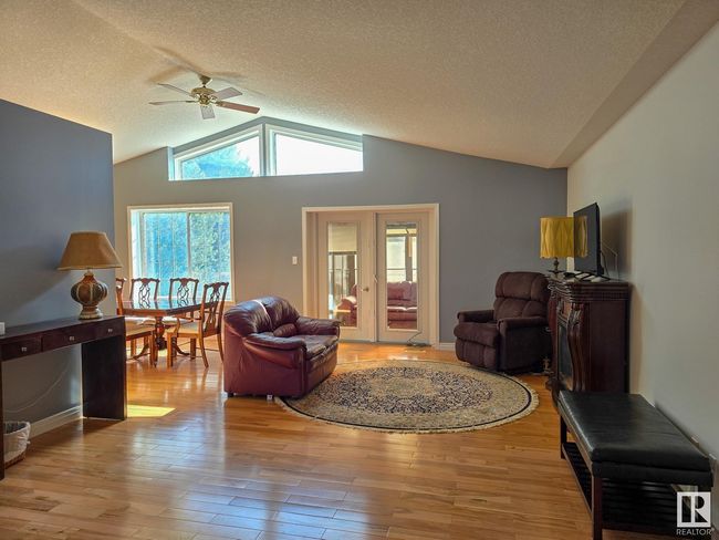 492 Stanley Close, House other with 5 bedrooms, 3 bathrooms and null parking in Spring Lake AB | Image 8