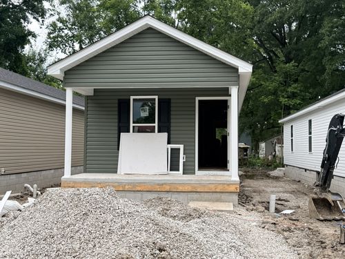 323 Gentry St, Tullahoma, TN, 37388-3883 | Card Image