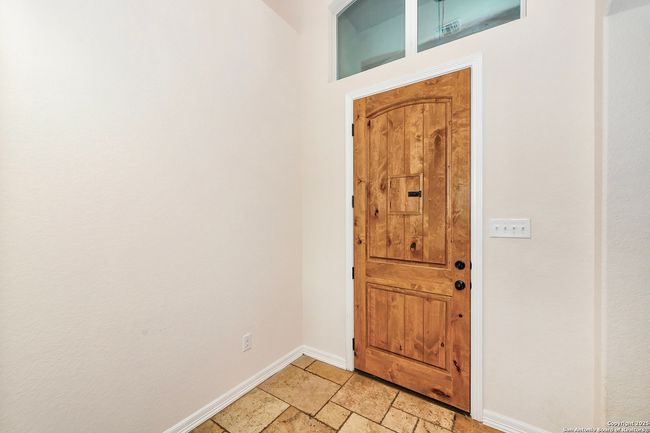 521 Saxet Trl, House other with 3 bedrooms, 2 bathrooms and null parking in Spring Branch TX | Image 5