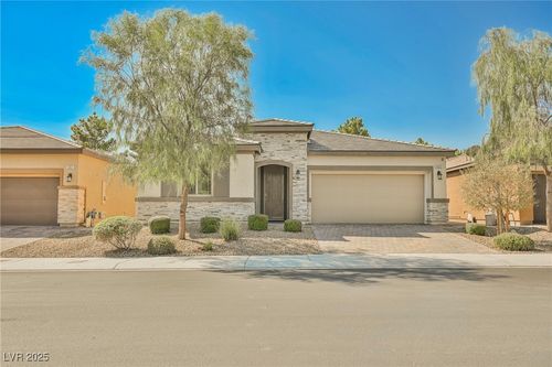 4025 Fairywren Dr, North Las Vegas, NV, 89031-3733 | Card Image