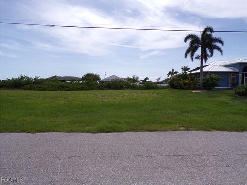 400 Nw 32nd Pl, Cape Coral, FL, 33993-5635 | Card Image