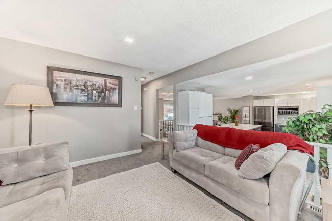 440 Cantrell Drive Sw, Home with 3 bedrooms, 1 bathrooms and 4 parking in Calgary AB | Image 41