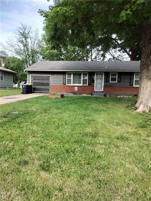9813 Bennington Ave, Kansas City, MO, 64134-1360 | Card Image