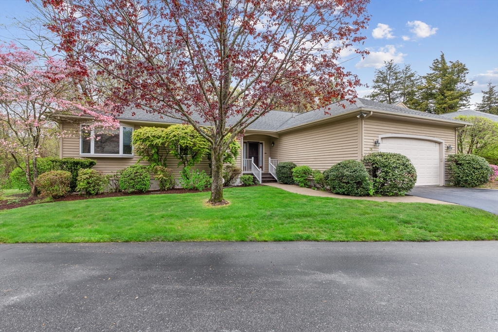 Pine Glen Dr, East Greenwich, RI 02818