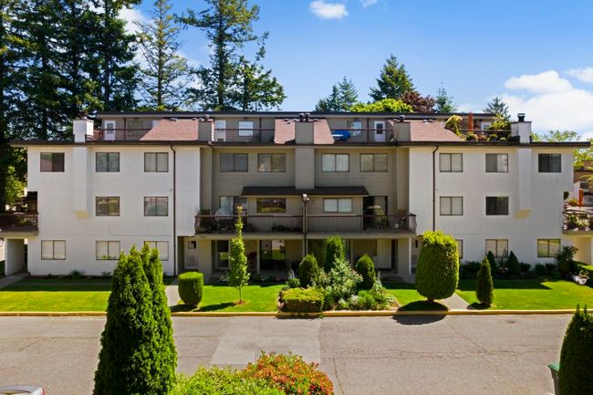 104 - 7162 133a Street, Condo with 3 bedrooms, 2 bathrooms and 2 parking in Surrey BC | Image 1