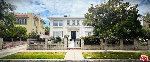 907 Westchester Pl, Los Angeles, CA, 90019-2014 | Card Image