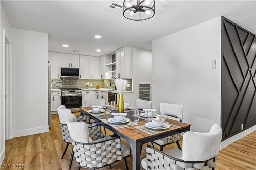 2640 Heritage Ct, Las Vegas, NV, 89121-1209 | Card Image