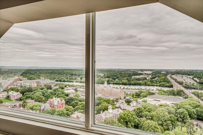 APT-2107 - 110 Somerset St, Townhouse with 2 bedrooms, 2 bathrooms and null parking in New Brunswick NJ | Image 12