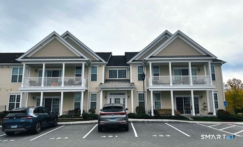 423-423 Center Meadow Ln, Danbury, CT, 06810-1511 | Card Image