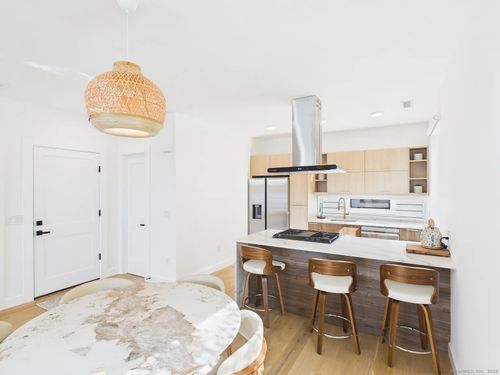 3-904 Quinnipiac Ave, New Haven, CT, 06513-3329 | Card Image