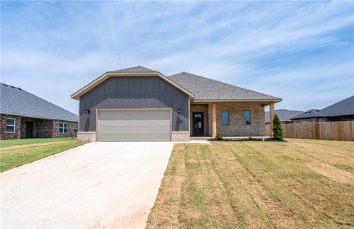 108 W Pitts St, Farmington, AR, 72730-2003 | Card Image