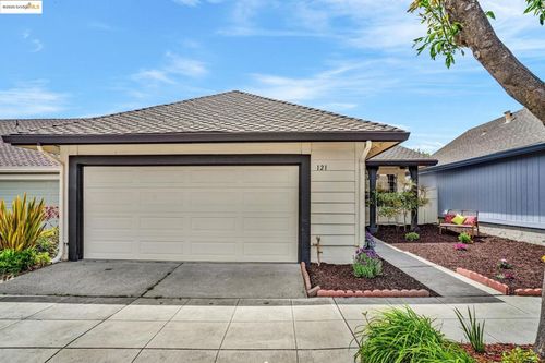 121 Brighton Rd, Alameda, CA, 94502-6441 | Card Image