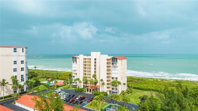 405 - 3870 N Highway A1a, Condo with 2 bedrooms, 2 bathrooms and null parking in Hutchinson Island FL | Image 44
