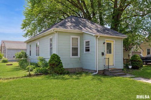 417 12th St, De Witt, IA, 52742-1119 | Card Image