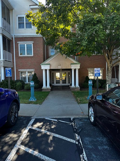 unit-106-40 Southwick Ct, Cheshire, CT, 06410-3450 | Card Image