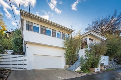 2828 Pacific View Dr, Los Angeles, CA, 90068 | Card Image