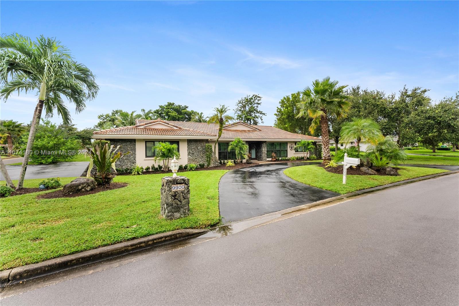 14th Ct, Coral Springs, FL 33071
