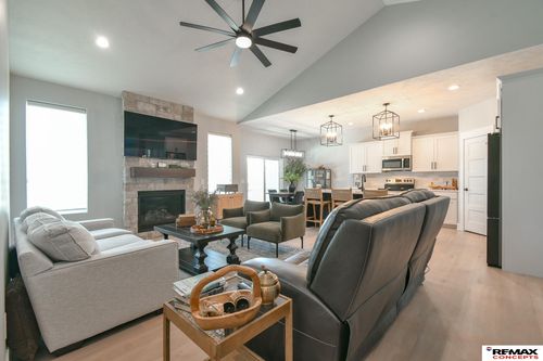 8915 S 75th St, Lincoln, NE, 68516-5398 | Card Image