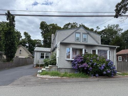 585 Hancock St, Tiverton, RI, 02878-2344 | Card Image