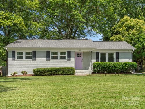 3839 Woodleaf Rd, Charlotte, NC, 28205-4835 | Card Image