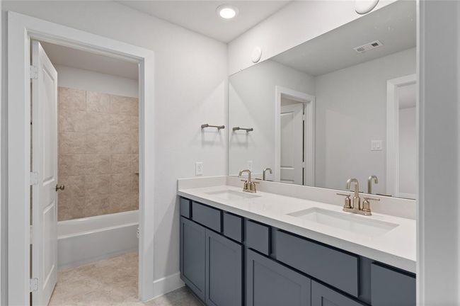 An additional full bathroom located on the second floor. | Image 17