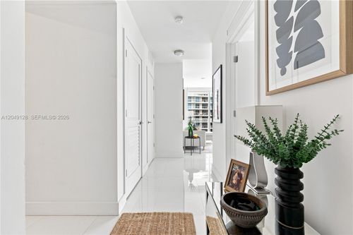 2609-1080 Brickell Ave, Miami, FL, 33131-3997 | Card Image