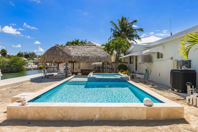 Pool & Hot Tub | Image 30