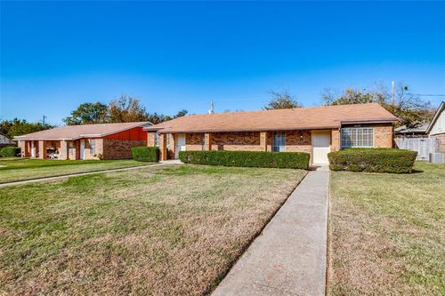 2029 Oakwood Court, Arlington, TX, 76012 | Card Image