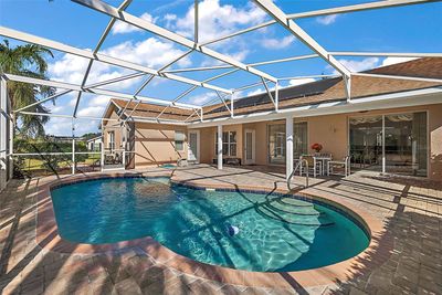 4639 Summerbridge Circle, House other with 3 bedrooms, 2 bathrooms and null parking in Leesburg FL | Image 2