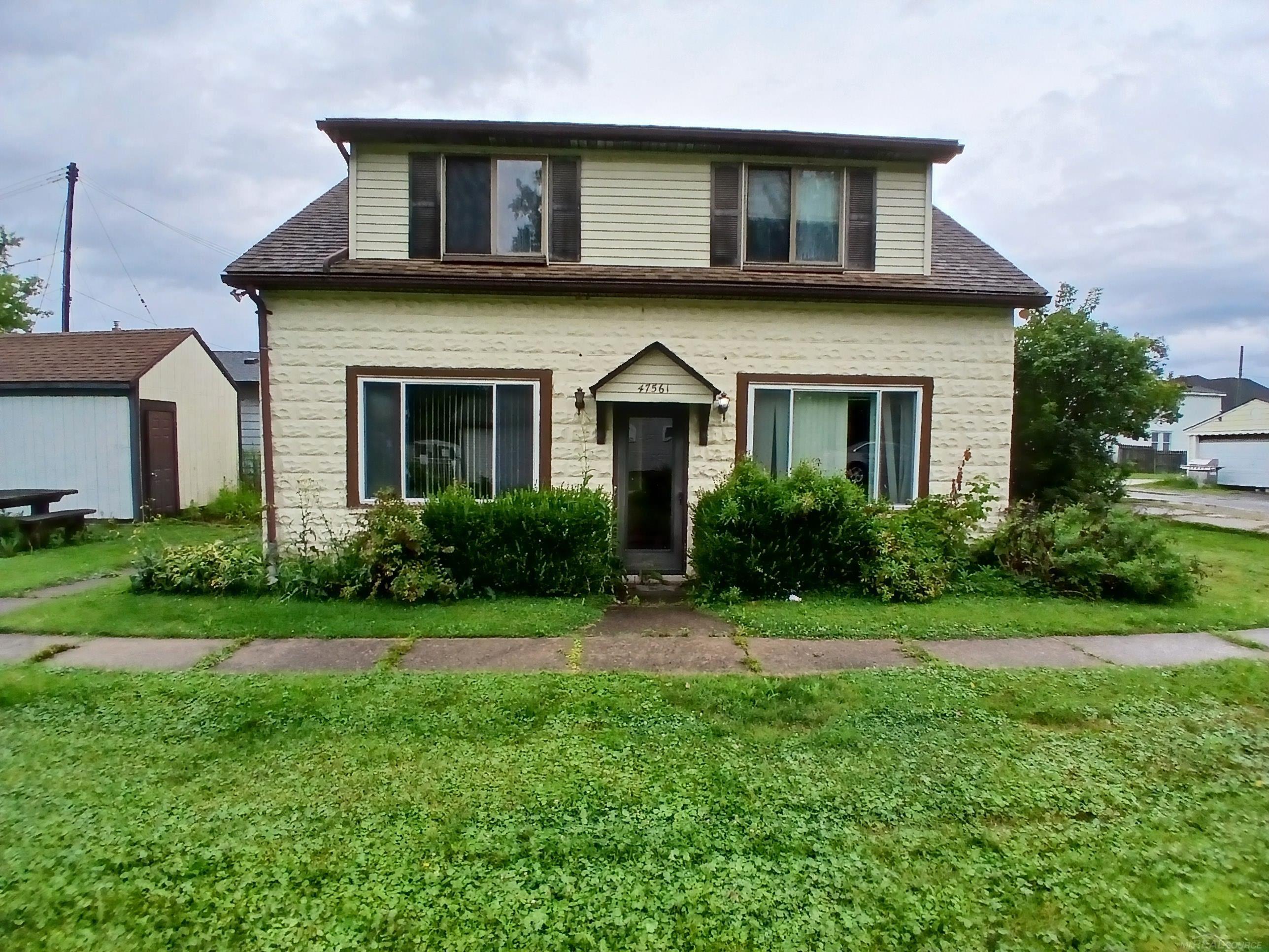 Forton St, Chesterfield, MI 48047