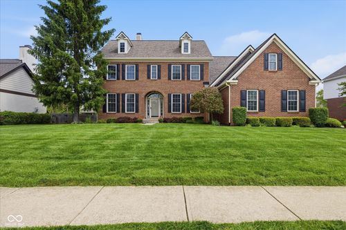 9070 Iris Ln, Zionsville, IN, 46077-8295 | Card Image