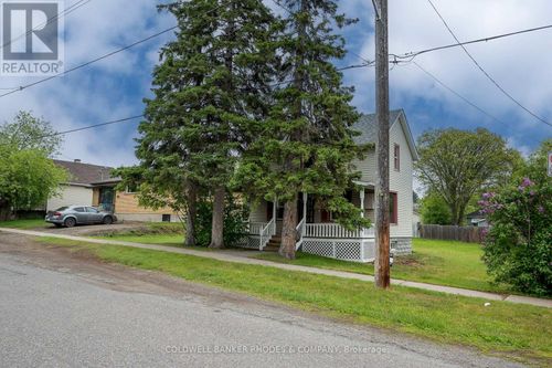 73 Empress Ave N, Thunder Bay, ON, P7A6C2 | Card Image
