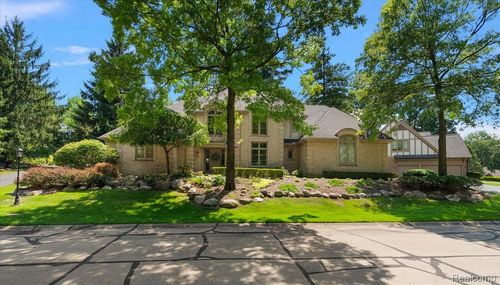 1086 Autumn Ln, Bloomfield Hills, MI, 48304-2506 | Card Image
