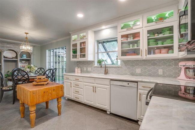 512 N Parkridge Dr, House other with 4 bedrooms, 3 bathrooms and null parking in Mansfield TX | Image 12