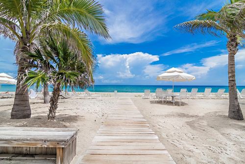 4090-139 Sunrise Ave, Palm Beach, FL, 33480-3962 | Card Image
