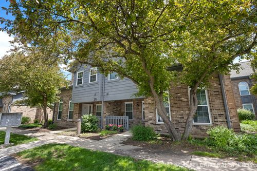 123-35 Foxcroft Rd, Naperville, IL, 60565-2046 | Card Image
