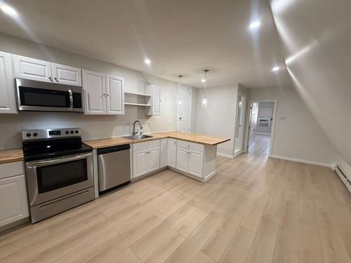 1-1544 Main St, West Warwick, RI, 02893-4037 | Card Image
