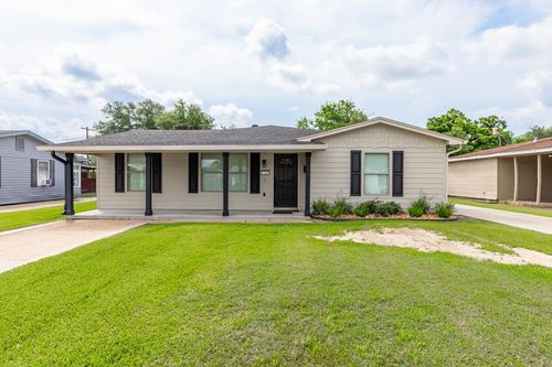 2217 7th St, Port Neches, TX, 77651-4009 | Card Image